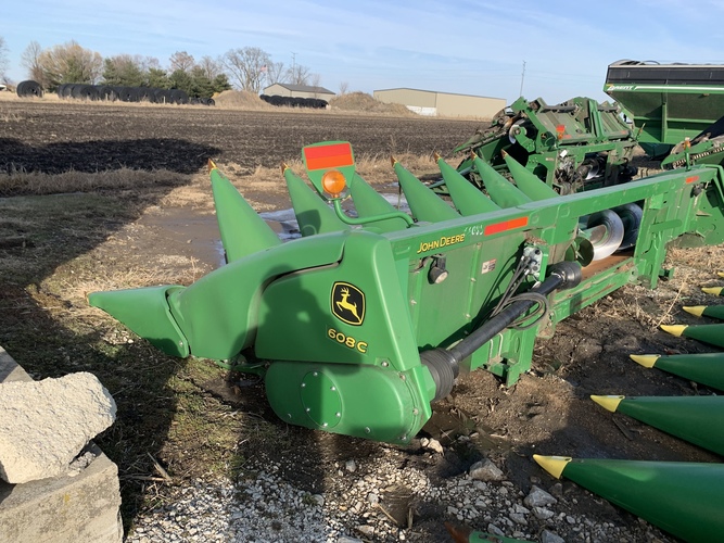 John Deere 608C