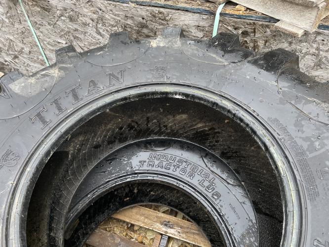 Titan 420/85R24