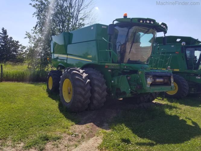 John Deere S690