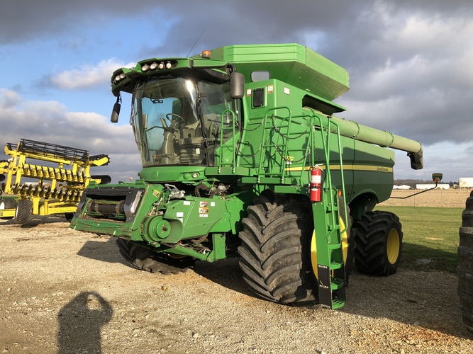 John Deere S770