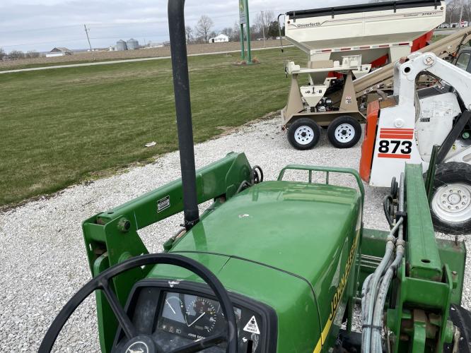 John Deere 5105