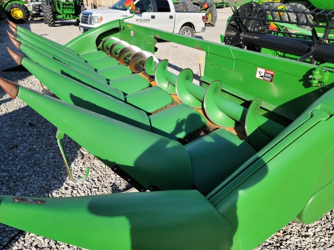 John Deere 608C
