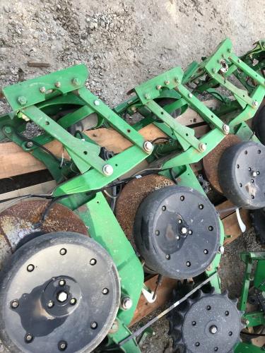 John Deere XP Row Unit w/ spike closing wheels