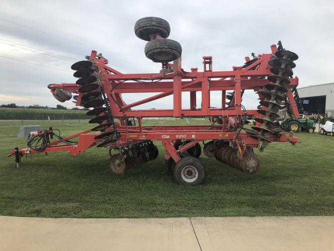 Kuhn 8210