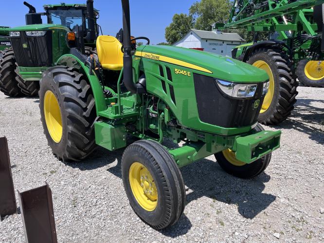 John Deere 5045E