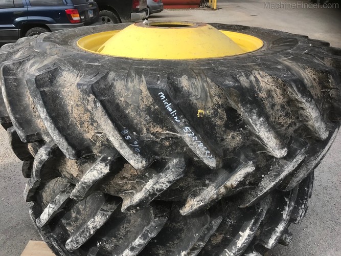 John Deere MICHELIN 520/85R38 COMBINE DUAL SET