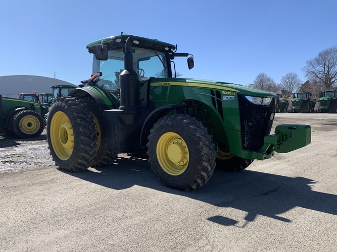 John Deere 8245R