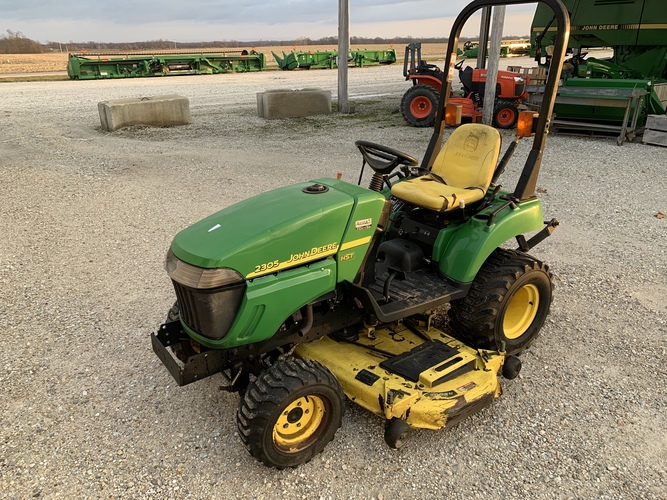 John Deere 2305