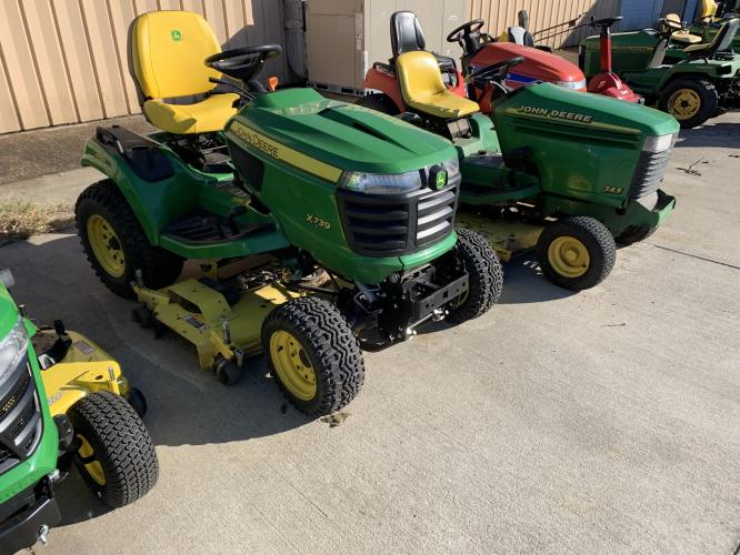 John Deere X739