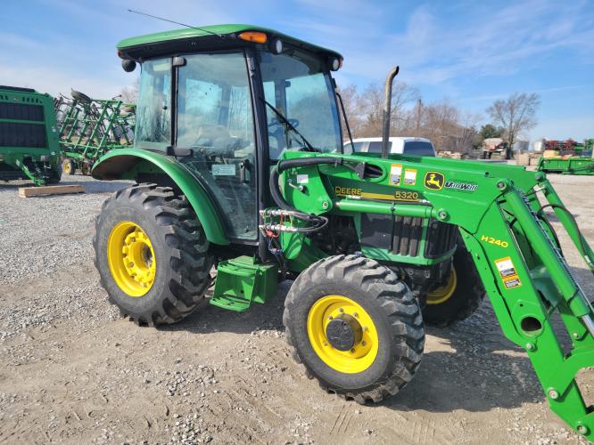 John Deere 5320