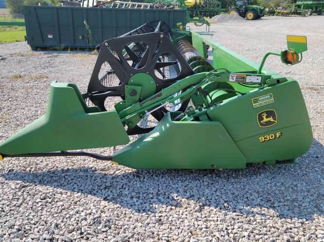 John Deere 930