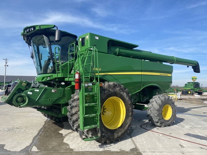 John Deere S680