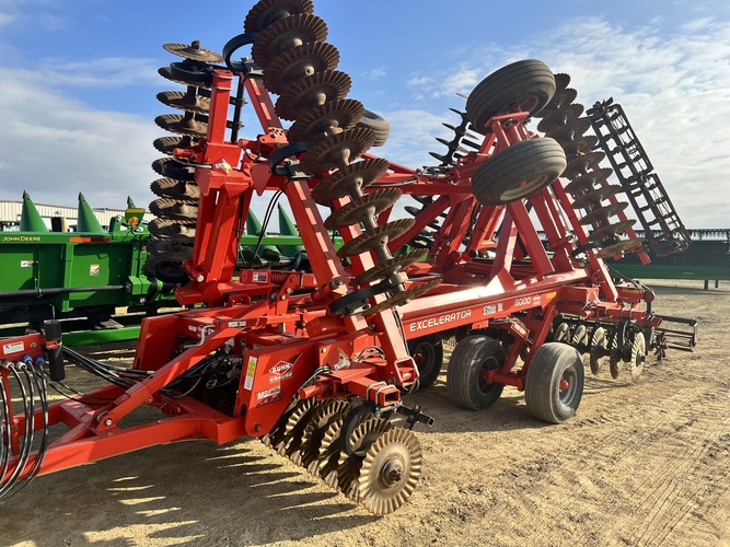 Kuhn 8000