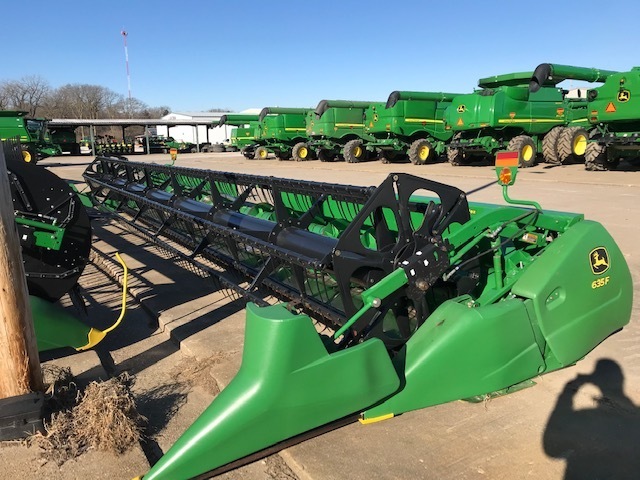 John Deere 635F