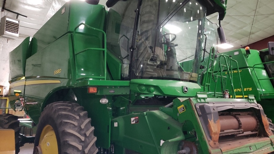 John Deere S680