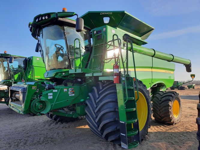 John Deere S790