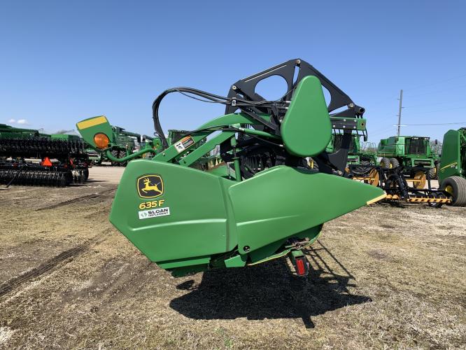 John Deere 635F