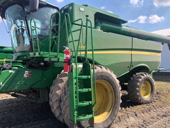 John Deere S670