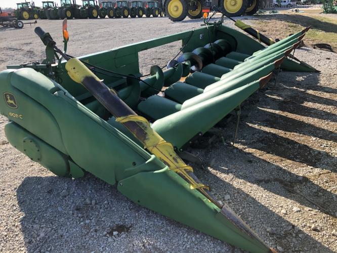 John Deere 608C