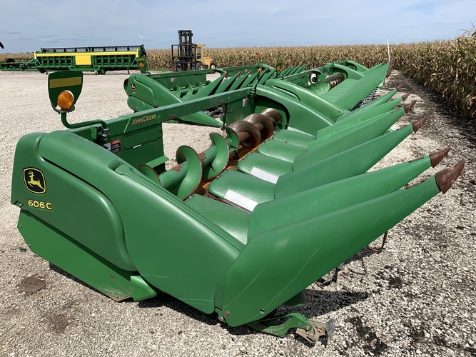 John Deere 606C