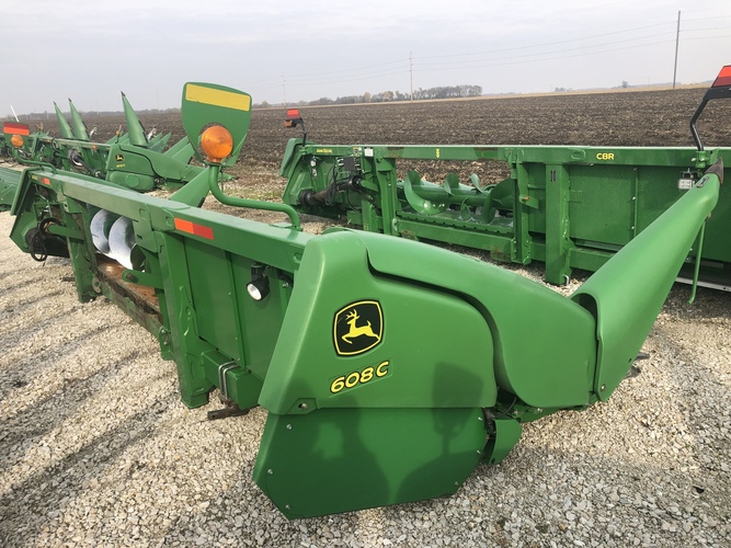 John Deere 608C