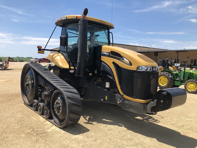 Challenger MT765D