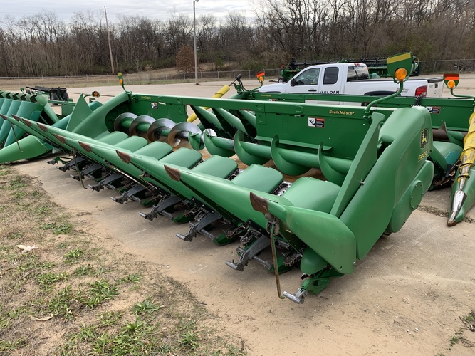 John Deere 608C