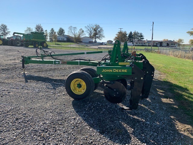 John Deere 2100