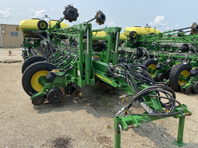 John Deere 1775NT