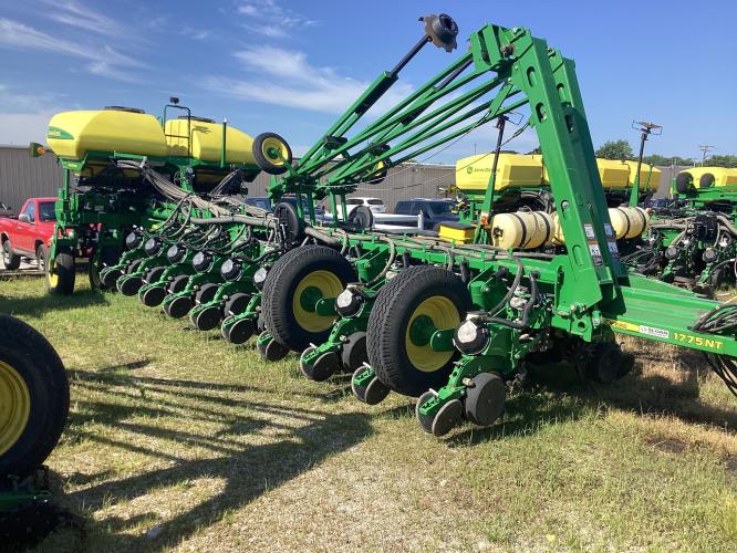 John Deere 1775NT