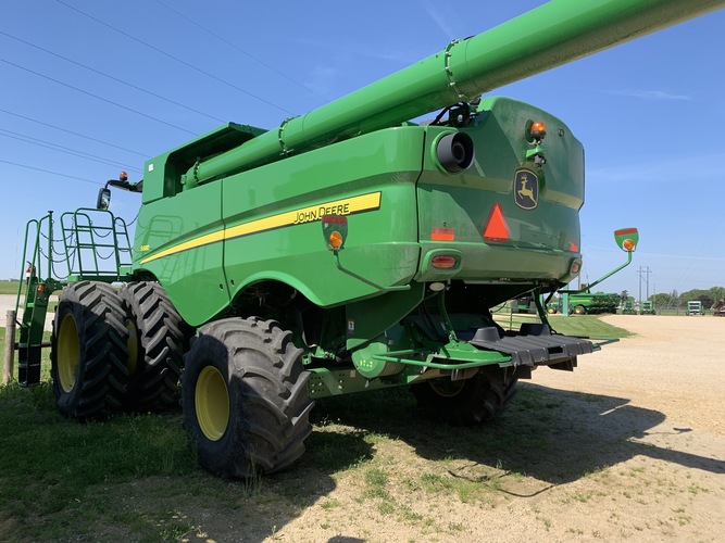 John Deere S680