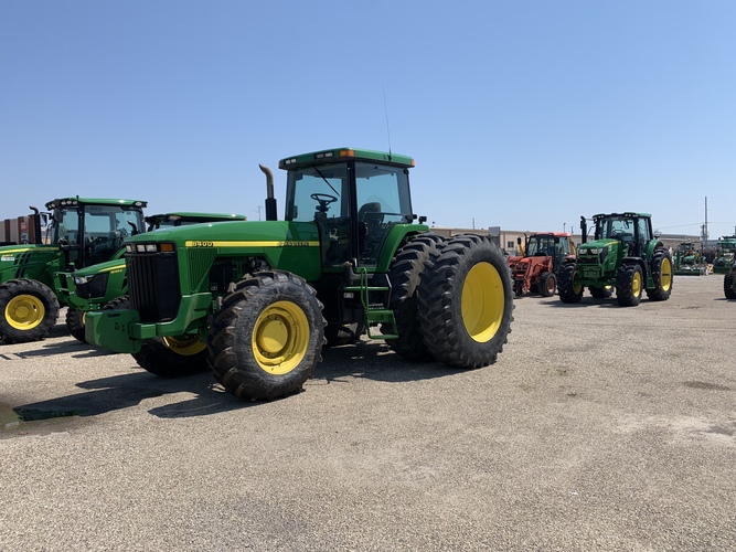 John Deere 8400