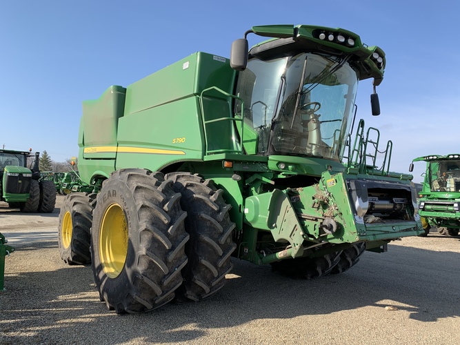 John Deere S790