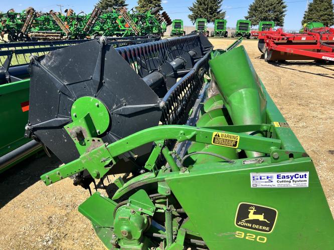 John Deere 920F