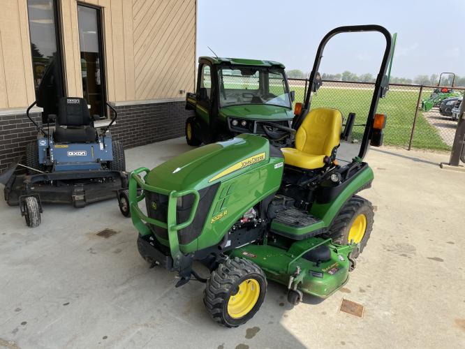 John Deere 1025R