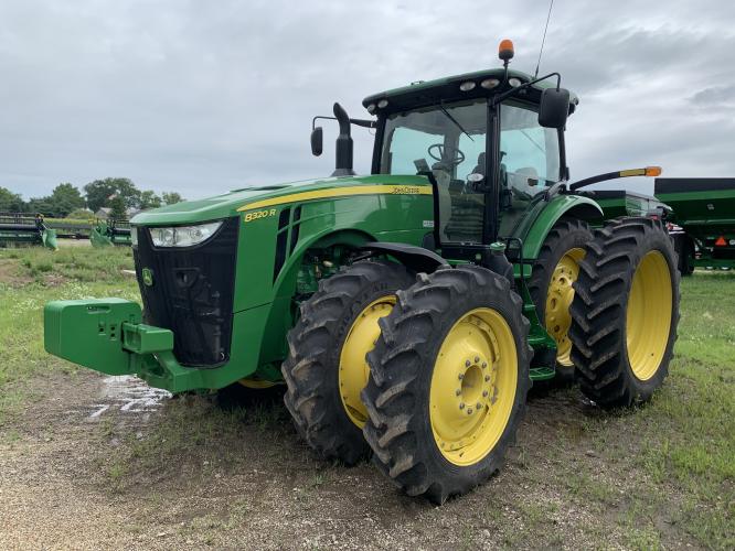 John Deere 8320R