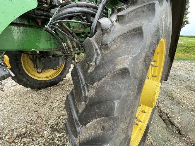 John Deere R4045