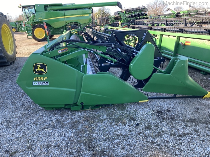 John Deere 635F