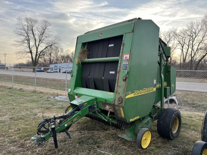 John Deere 567