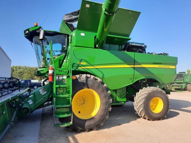 John Deere S680