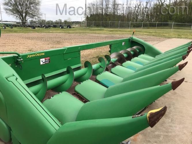 John Deere 608C