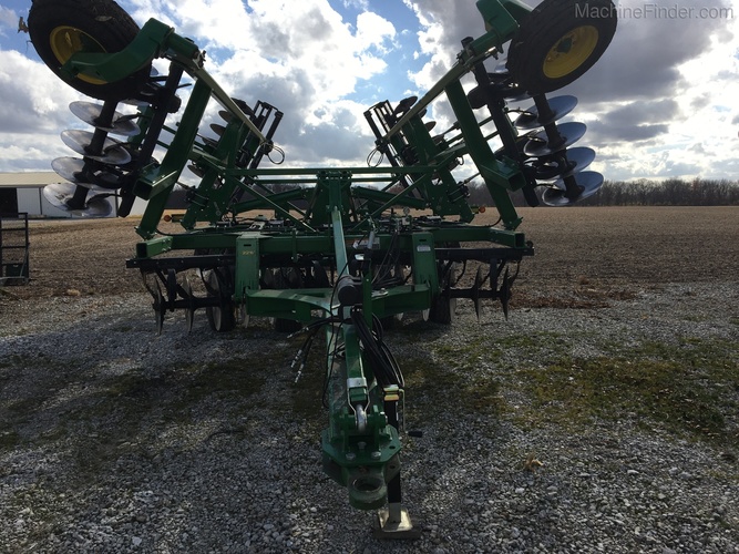 John Deere 2720
