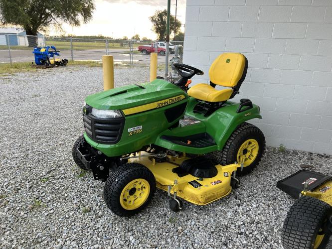 John Deere X739