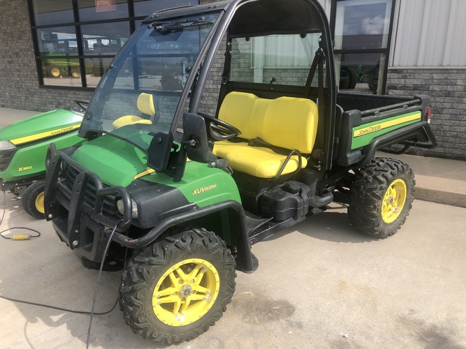 John Deere XUV825M