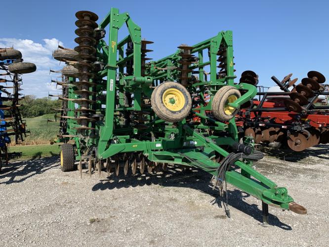 John Deere 2310