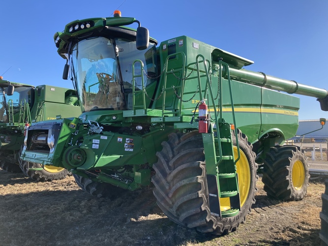 John Deere S790
