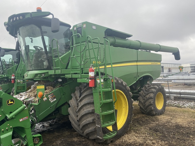 John Deere S790