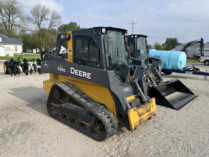 John Deere 325G