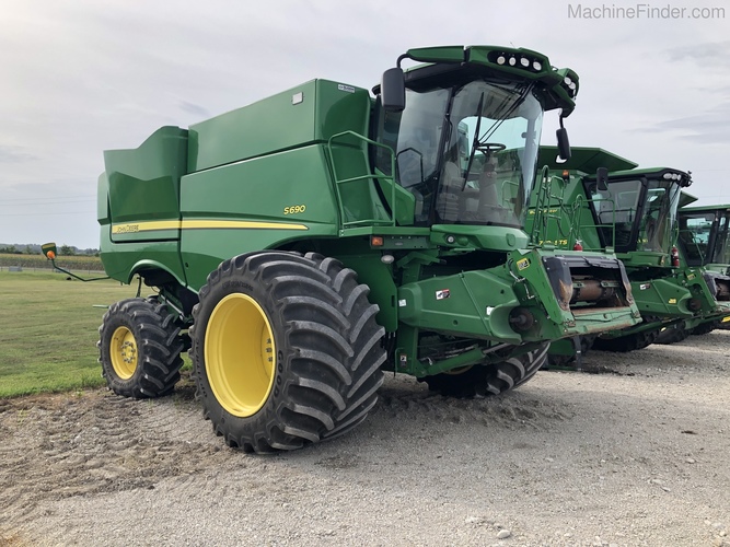 John Deere S690