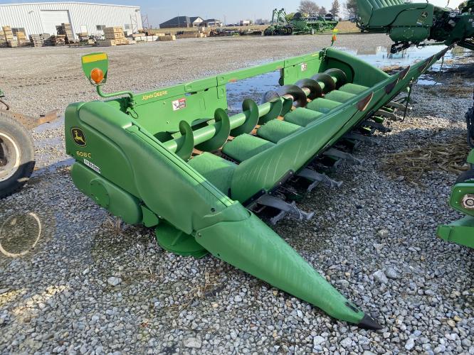John Deere 608C